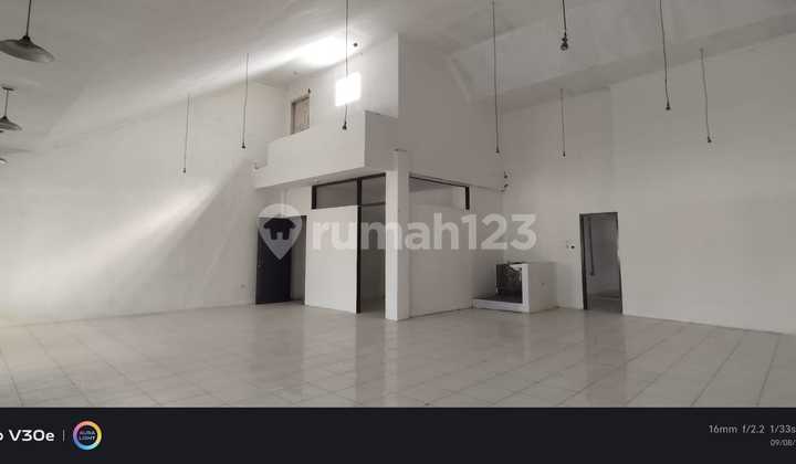 For Sale, Ready-to-Use Shophouse in Kopo Ketapang Area 1