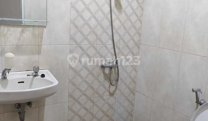 Rent a Minimalist House in Taman Kopo Indah TKI 5 2