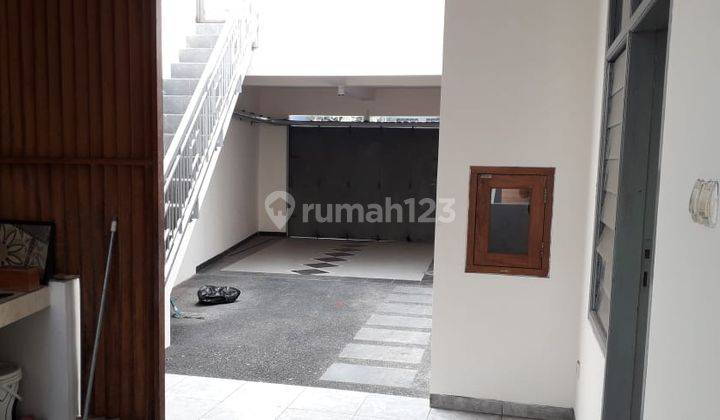 Sewa Rumah Luas Sayap Bkr Dekat Buah Batu Bandung  2