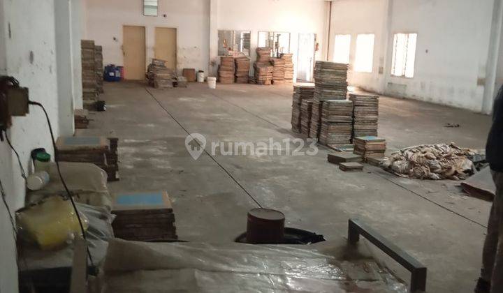 Dijual Ruang Usaha Ex Pabrik Sablon Di Jalan Holis 2