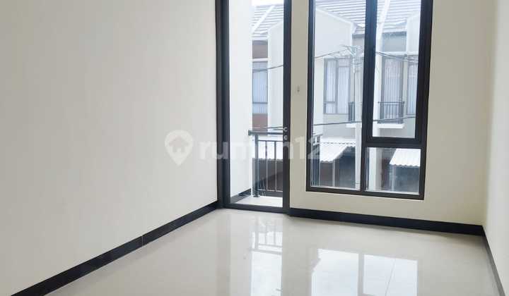 For Rent Minimalist 2-Story House in Taman Kopo Indah TKI 5