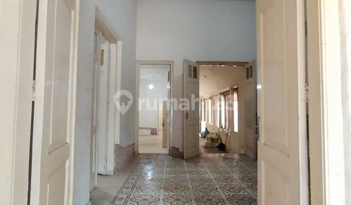 Disewakan Ruang Usaha dengan Model Perumahan Jaman Belanda di Pajajaran