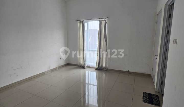 Cheap Rental House Suitable for Office in Mekarwangi