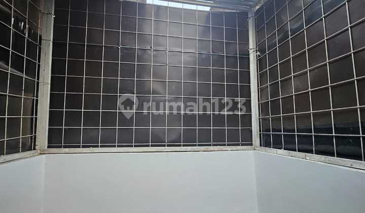 Disewakan Rumah Minimalis di Taman Kopo Indah 5 2