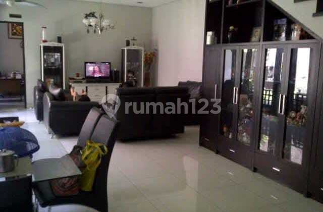 For Sale 2-Story Fully Furnished House in Taman Kopo Indah 3