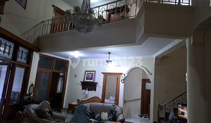 Luxury 2-Storey House Ready to Occupy in Strategic Location, Kembar, Moh. Toha, Bandung Luxury 2-Storey House Ready to Occupy in Strategic Location, Kembar, Moh. Toha, Bandung