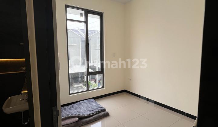 DIJUAL RUMAH BARU MINIMALIS SEMI FURNISHED di Taman Kopo Indah TKI 5 