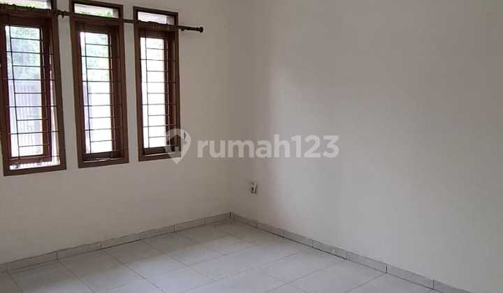 Rumah Siap Huni di Taman Holis Indah Bandung