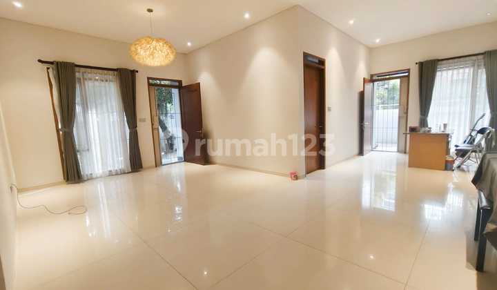 Jual Rumah Hoek Premium di Taman Kopo Indah TKI 1 Jual Rumah Hoek Premium di Taman Kopo Indah TKI 1