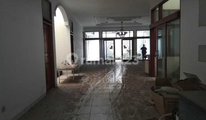 For Sale.... Murah Rumah Besar Kokoh di Sayap Pungkur Bandung For Sale.... Murah Rumah Besar Kokoh di Sayap Pungkur Bandung