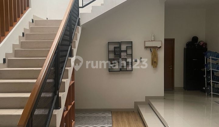 Di Jual Rumah 3 Lantai Rooftop Full furnish Di Ketapang