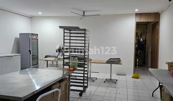 Di jual Ruko 2 lantai Siap Usaha Komplek Kurdi, Moh Toha 2