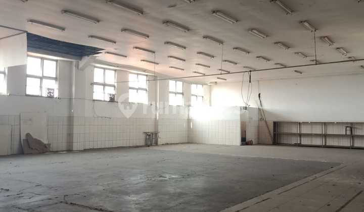 For Sale Shop & Warehouse On Mainroad Kopo Raya