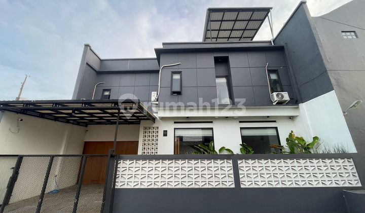 For Sale 3-Story House with Rooftop Fully Furnished In Ketapang 2