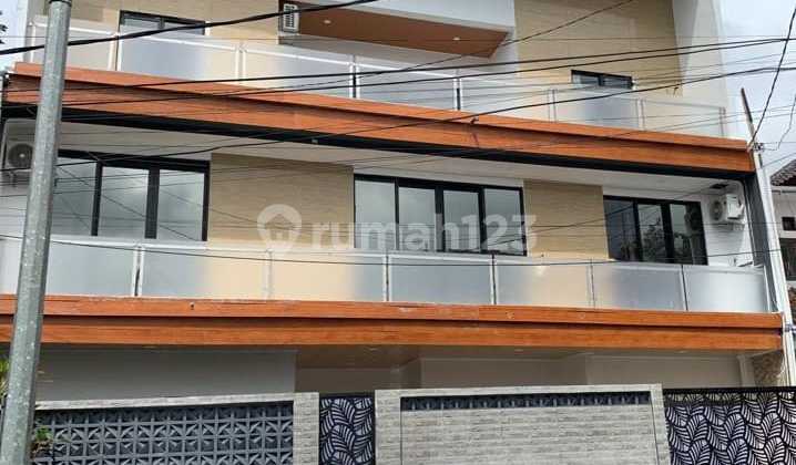 For Sale 3-Story Luxury House in Cigadung Dago, North Bandung 2