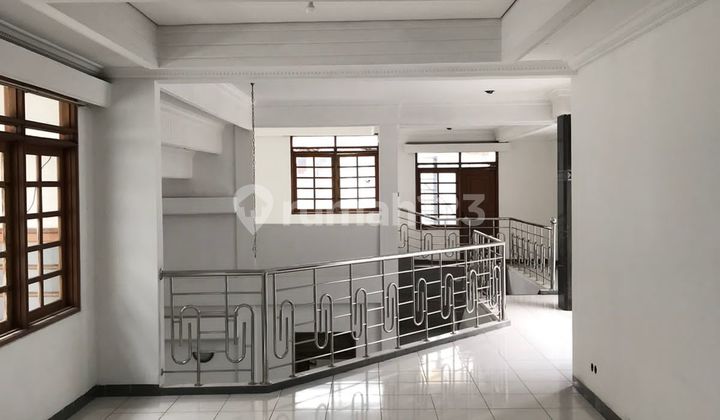 For Sale 2-Story Luxury House in Simpang Pahlawan Cikutra For Sale 2-Story Luxury House in Simpang Pahlawan Cikutra