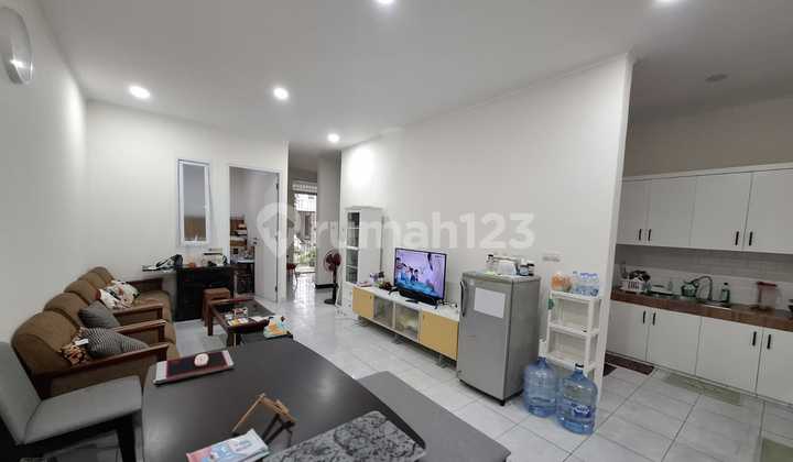 Jual Rumah Siap Pakai di Taman Kopo Indah 5, Sommerville