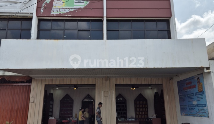 For Sale Fast 3-Story Shop House on Wide Roadside Suitable for Business SHM Ready to Occupy 2