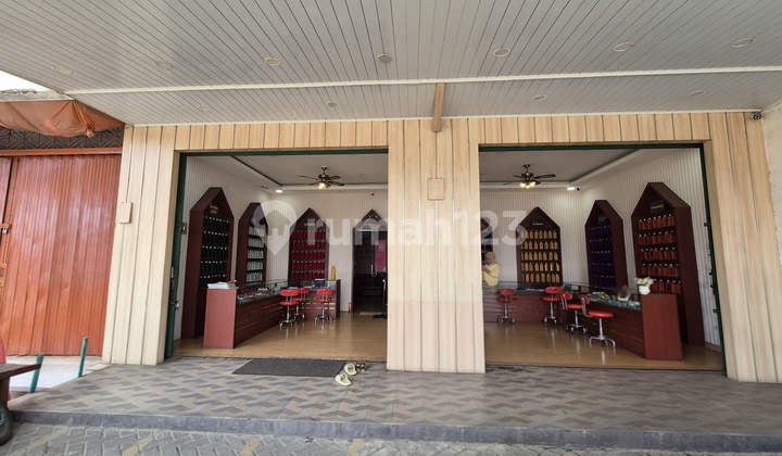 Dijual Cepat Ruko 3 Lantai Pinggir Jalan Lebar Cocok Buat Usaha SHM Siap Huni