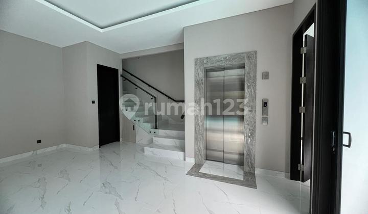 For sale, a house in Lebak Bulus Complex, ready to occupy, 3 floors, with a pool in Lebak Bulus. 2