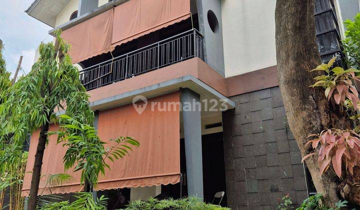 Disewa Rumah Bona Vista Residence 3 Lantai Furnished Siap Huni Letak Strategis Dekat Sekolah Sis, Cikal, Al Izhar, Parkir Luas 2