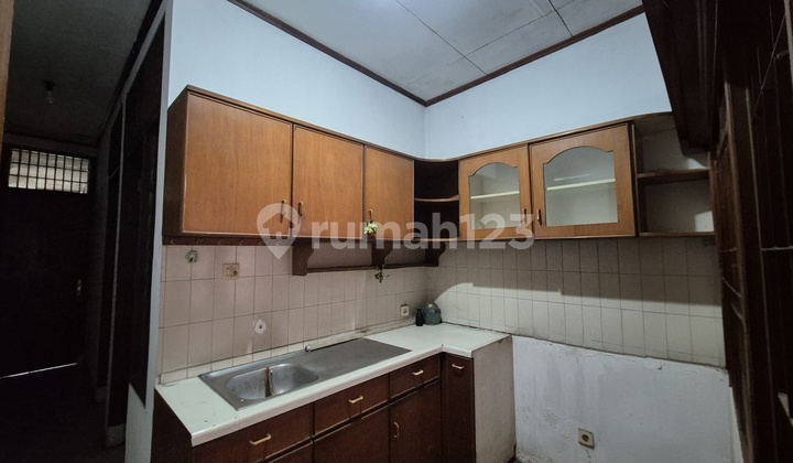 Dijual Rumah Hitung Tanah Lokasi Startegis Dekat Stasiun Mrt Shm di Lebak Bulus