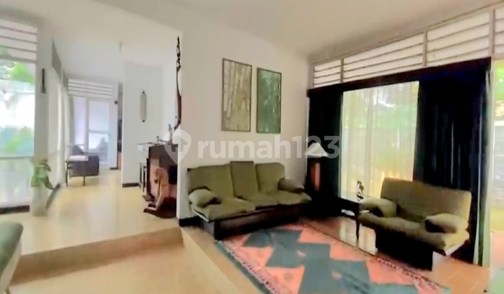 Dijual Cepat Rumah Siap Huni Lokasi Strategis Kebayoran Lama Terawat SHM Bagus