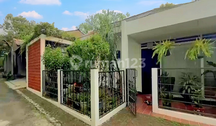 Dijual Cepat Rumah Siap Huni Lokasi Strategis Kebayoran Lama Terawat SHM Bagus