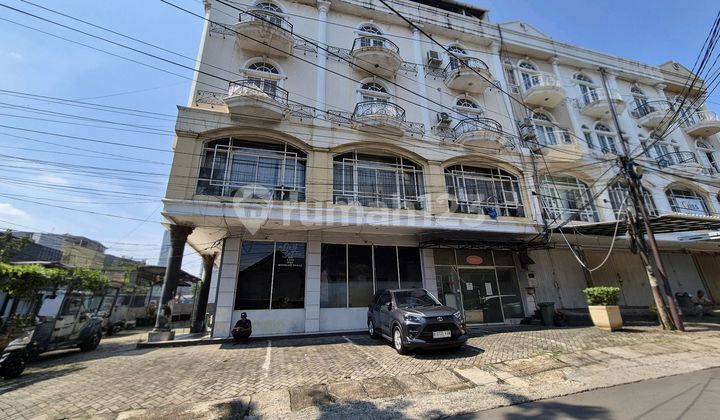 For Rent: Strategic Location Single-Story Shop House Near MRT, Pondok Indah. Suitable for Office in Radio Dalam SHM Unfurnished 171.0 m²
