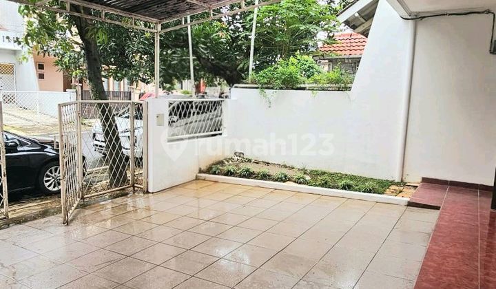 Freehold Title, Near Shopping Center, Near Toll Road Access,