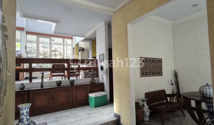 For Sale: Bona Indah Garden House, Strategic Location Near Sis Cikal Al Izhar School, Ready to Occupancy, SHM, Close to Park