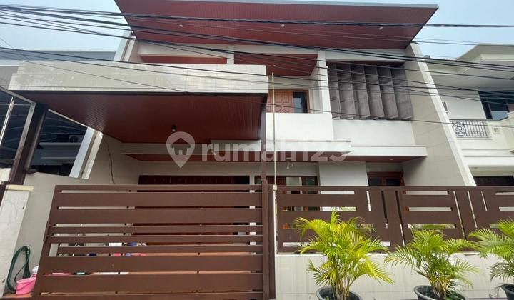 Rumah 2 Lantai Dharmahusada Furnish Siap Huni SHM Rumah 2 Lantai Dharmahusada Furnish Siap Huni SHM