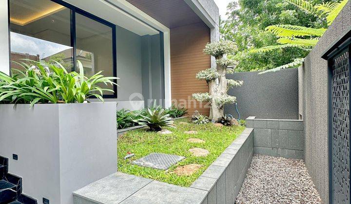 Rumah Mewah Di Pakuwon Indah 3 Lantai Dkt Citraland Graha Darmo 2