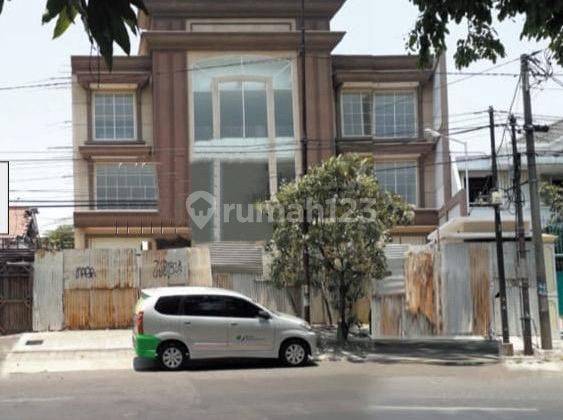 gedung perkantoran di raya jemursari baru dkt a yani toll merr  1