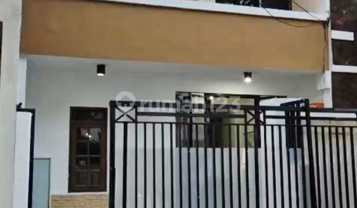 Rumah Modern Surabaya Barat Wiyung Siap Huni 2 Lantai Rumah Modern Surabaya Barat Wiyung Siap Huni 2 Lantai