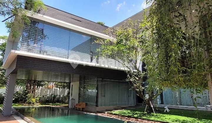 Luxury Modern House at Citraland West Surabaya 3 Floors Luxury Modern House at Citraland West Surabaya 3 Floors