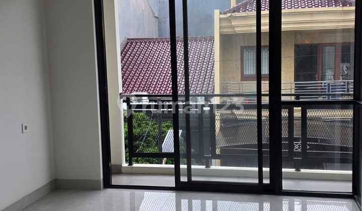 Rumah Baru Dana Bagus2 Lantai Harga 3M Nego di Kelapa Gading