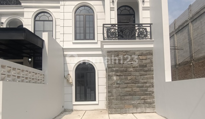 Rumah 2 Lantai Lokasi diKawasan Premium Depok