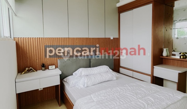 Rumah 2 Lantai 3 Kamar Tidur di Sawangan 2