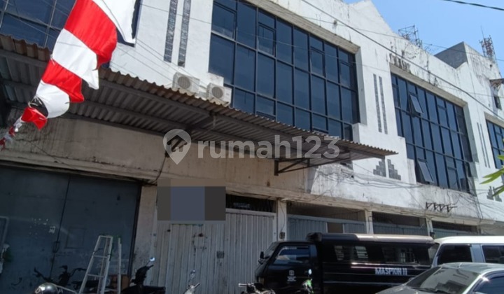For Sale, Affordable Three-Story Shop House, Ideal for Business in Genteng, Surabaya. For Sale, Affordable Three-Story Shop House, Ideal for Business in Genteng, Surabaya.