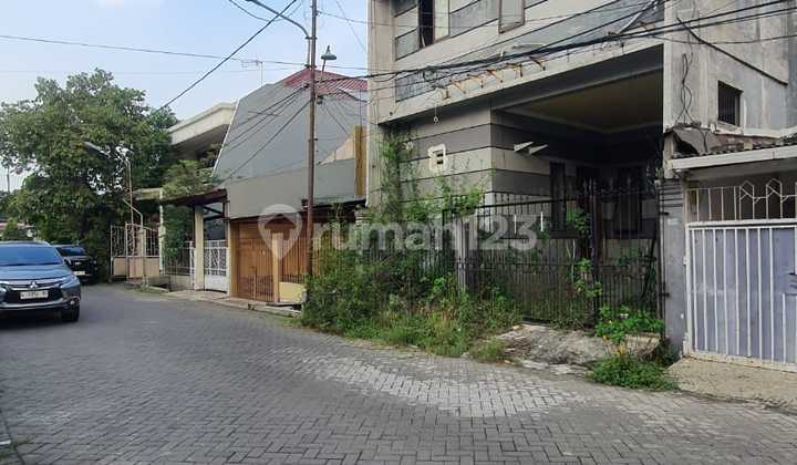 Kost - Affordable Three-Story Boarding House on Jl Tanjungsari VIII Surabaya