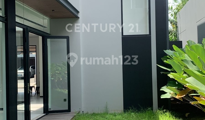 Rumah Cantik Elegan Dan Modern Kota Baru Parahyangan
