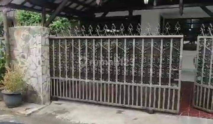 Disewa Rumah di jalan Gudang Peluru, Tebet, Jakarta Selatan 1