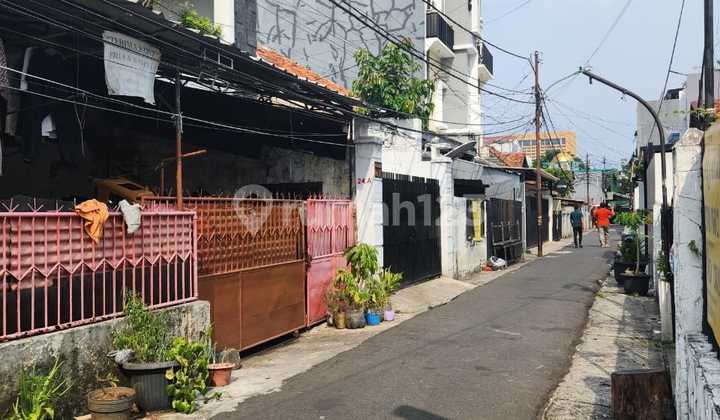 Dijual Rumah Lama di Jl. Petojo Selatan, Jakarta Pusat, di Bawah Harga NJOP