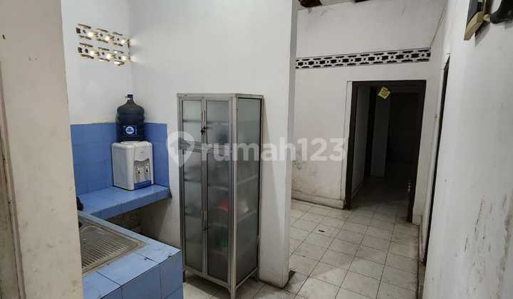 Turun Harga !!! Dijual Murah dan Cepat di Bawah NJOP Rumah Tua Hitung Tanah di Jl. Jatinegara Barat, Jakarta Timur