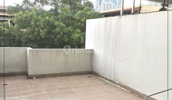 Rumah Bagus Full Furnished dijual Murah Lokasi Strategis 2