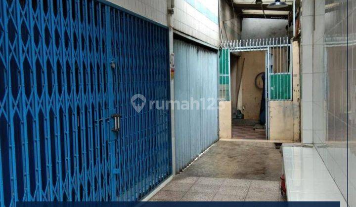 Rumah 3 Lantai Lokasi Bagus Dan Strategis  1