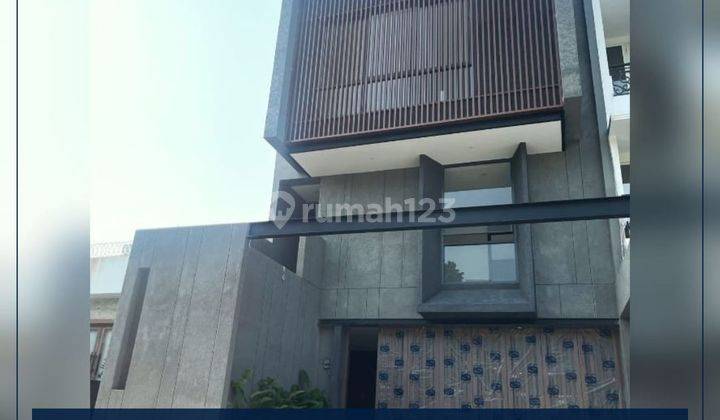 Rumah 3 Lantai Baru Lokasi Strategis  1