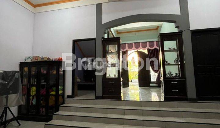 Rumah  Kantor 3 Lantai Dekat Semen Gresik 2