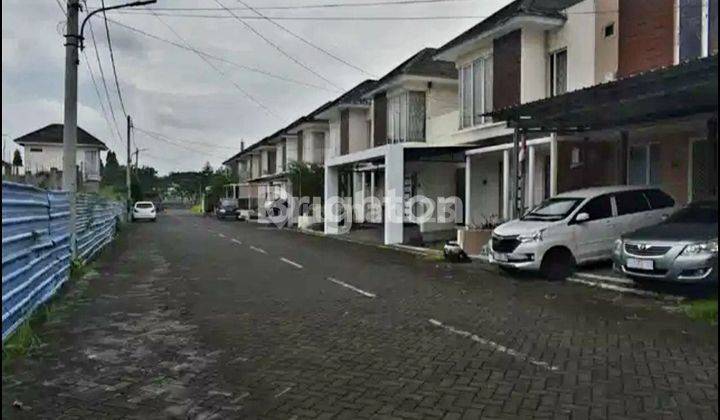 RUMAH DI EVERGREEN DE PARC DEKAT CENTRAL PARK MERR 2